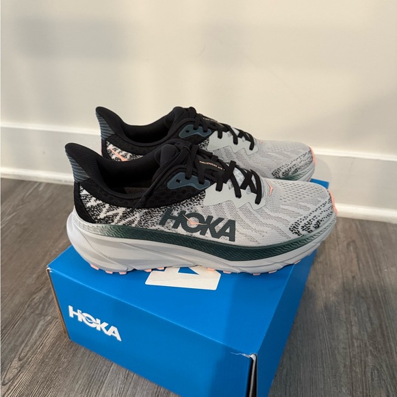 NIB hoka challenger women’s 9 - Picture 4 of 9